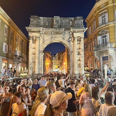 Apartman Niko Pula Bagian luar foto