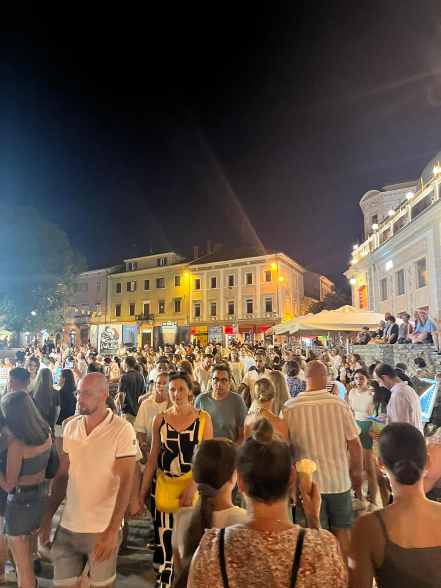 Apartman Niko Pula Bagian luar foto